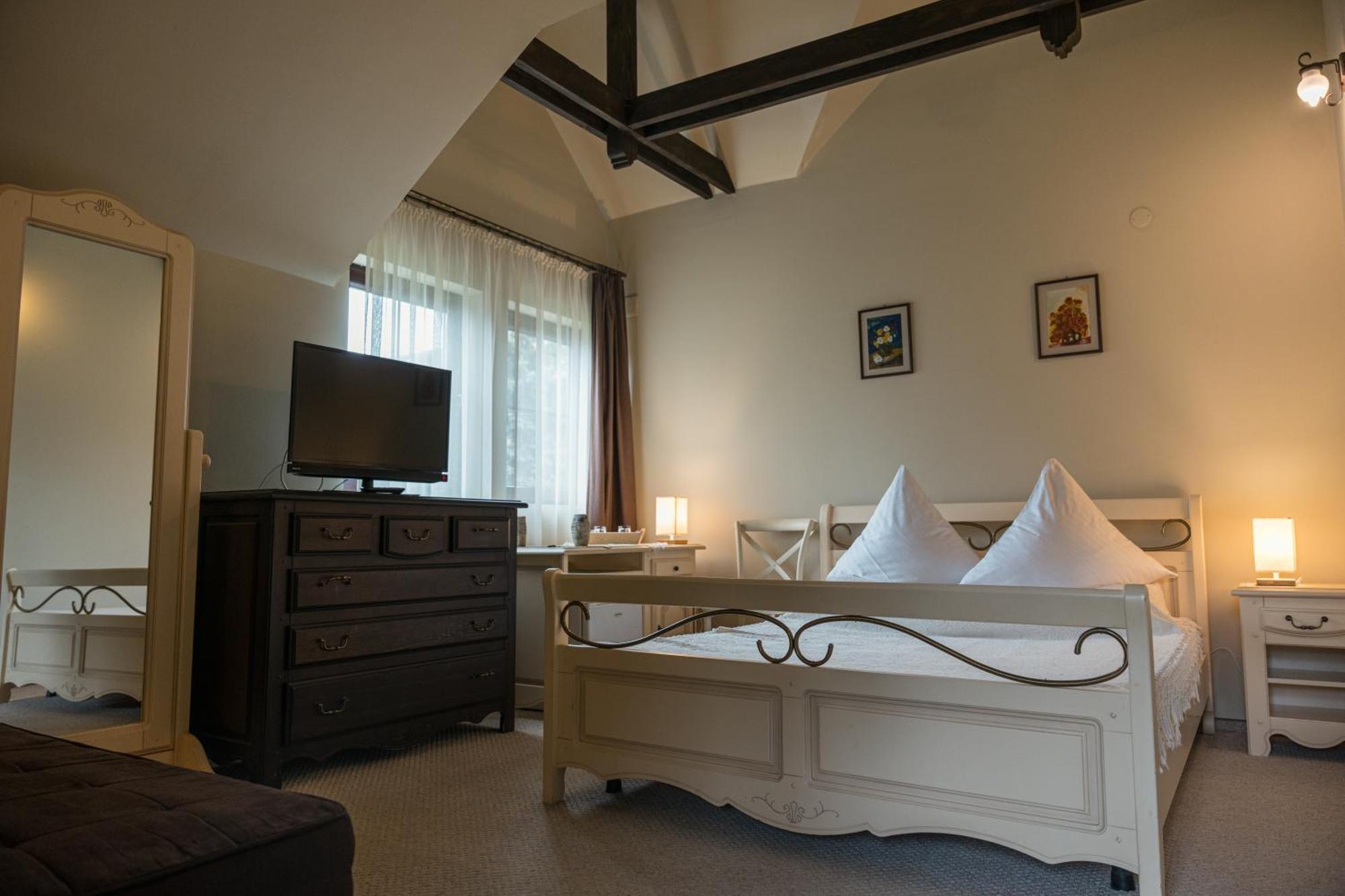 Hotel Casa Calin Vama  Esterno foto